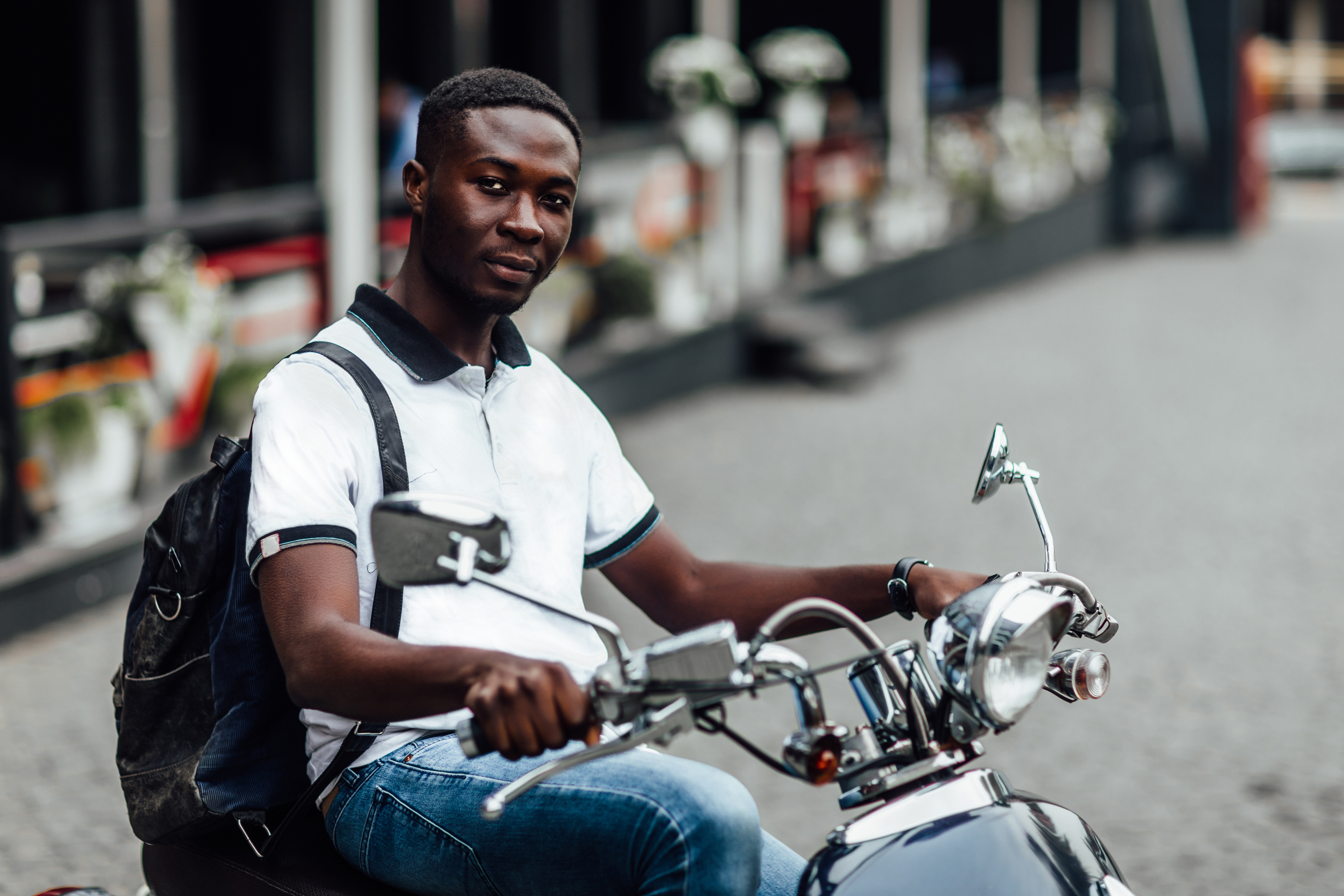 Motard livreur Afrique